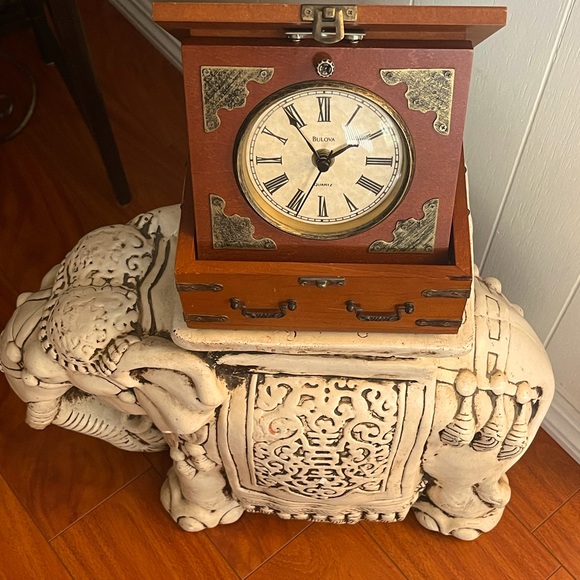 🕰💥Bulova clock in a ornate wooden box - Picture 1 of 8
